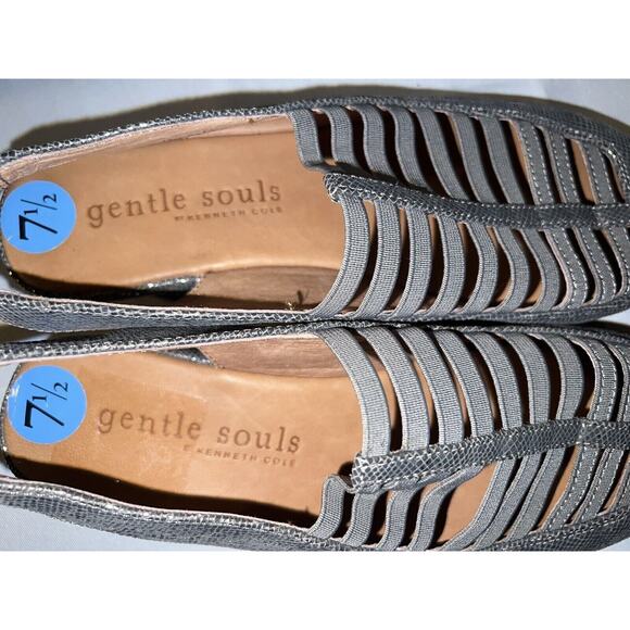 GENTLE SOULS Size 7.5M Gray Silver Leather Embossed Caged LILIANA Wedge Sandals - Picture 8 of 9